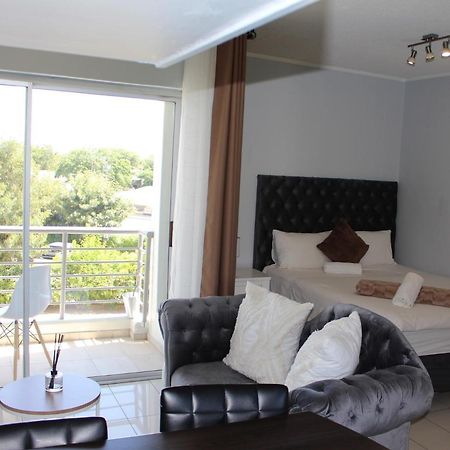 Abigail'S Studio Apartment @ Trift Tower Windhoek Esterno foto