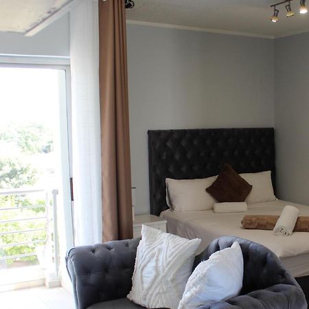 Abigail'S Studio Apartment @ Trift Tower Windhoek Esterno foto