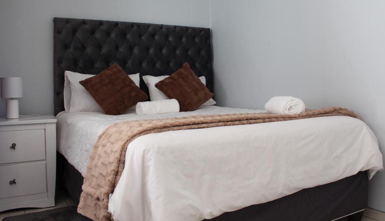 Abigail'S Studio Apartment @ Trift Tower Windhoek Esterno foto
