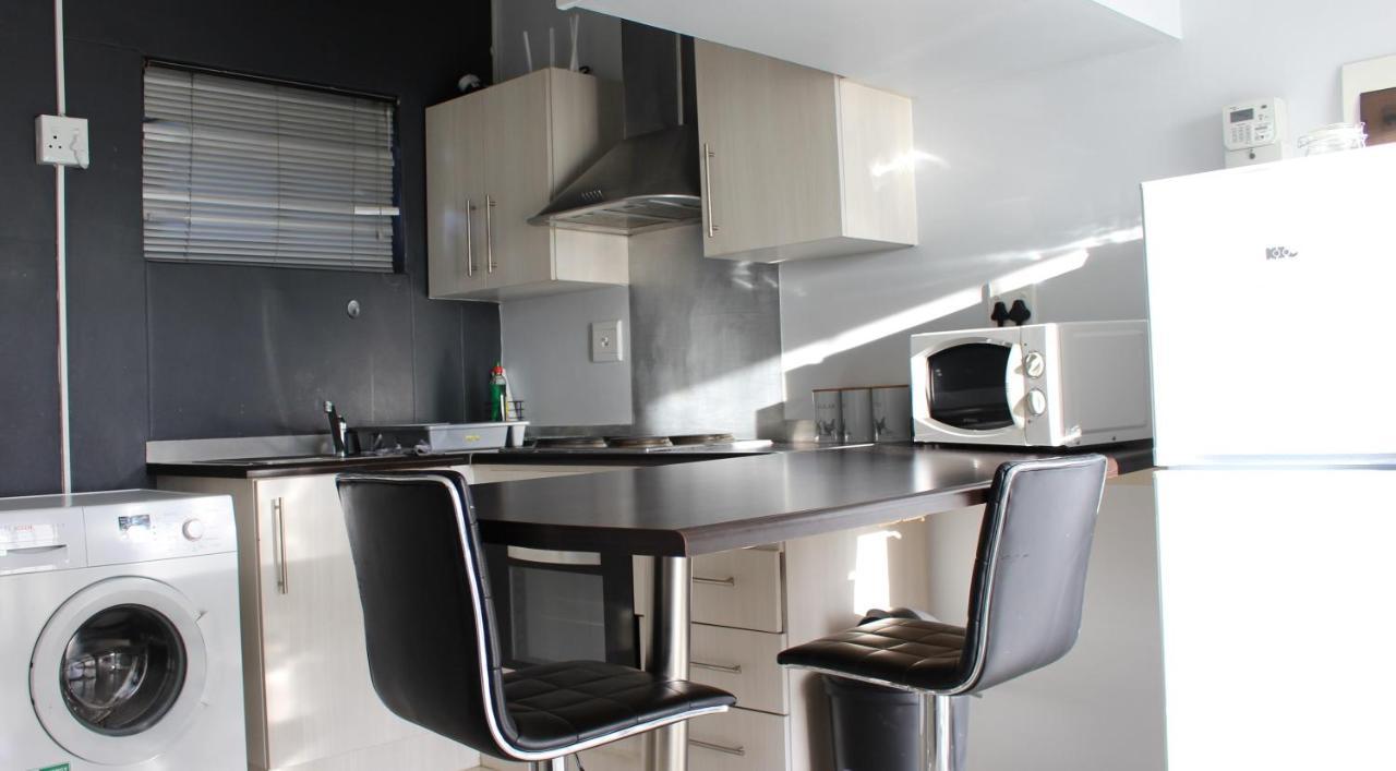 Abigail'S Studio Apartment @ Trift Tower Windhoek Esterno foto
